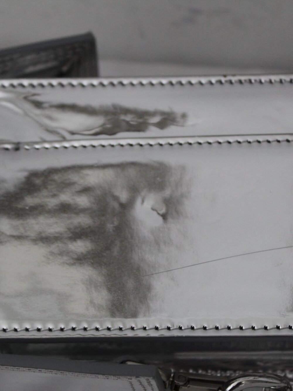 Jacquemus Silver Patent Leather Shoulder Bag Zip Top - Picture 12 of 14
